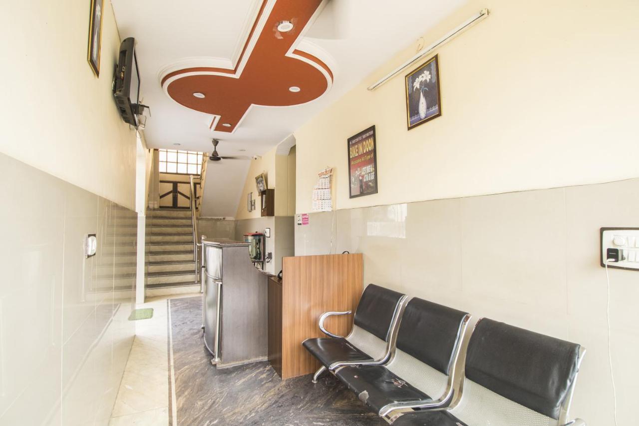 דהראדון Hotel Bajaj Inn מראה חיצוני תמונה