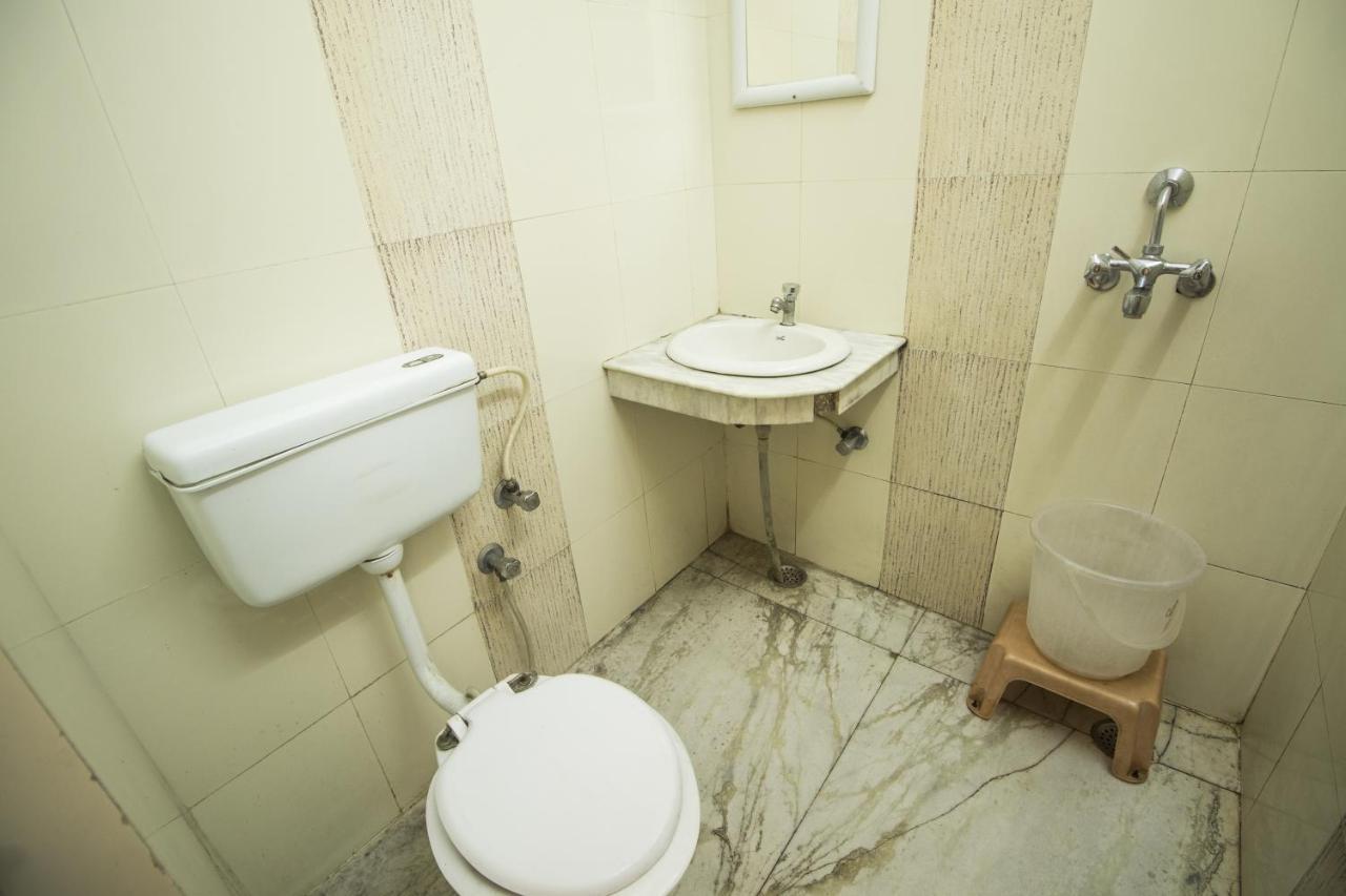 דהראדון Hotel Bajaj Inn מראה חיצוני תמונה